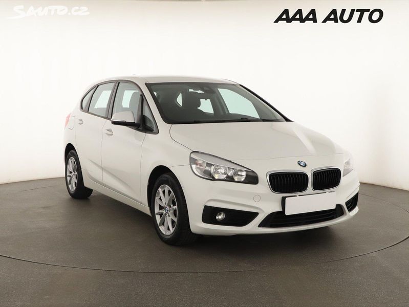 BMW Řada 2, 218i Active Tourer, Automat